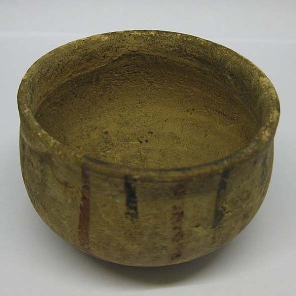 UNIV.1913.0013 Bowl with decoration typical of Amathus © University of Leeds